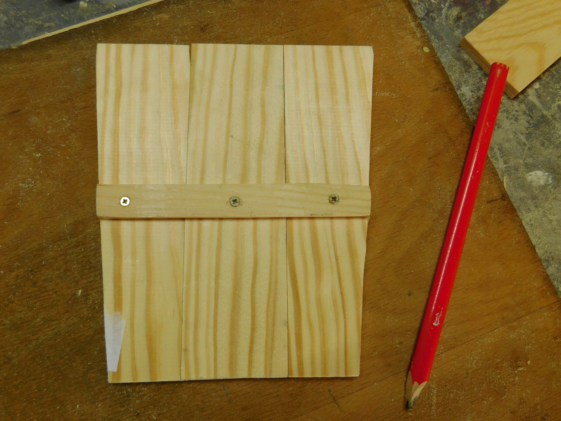 vyrobte-si-vlastne-drevene-crepniky