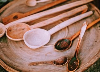 Šikovné ruky – nábytok a interiérové doplnky od slovenských výrobcov drevene-vyrezavane-lyzice-originalne-vyrobky-homemade