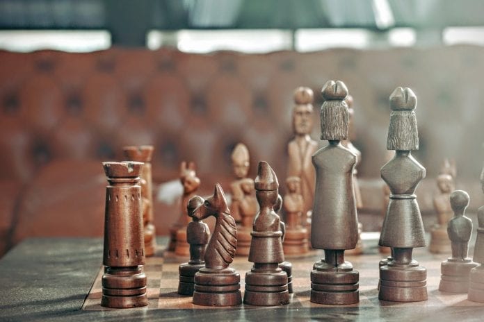 drevená šachovnica, pravidlá šachu