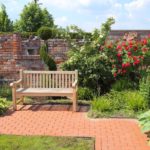 9 tipov na drevené lavičky nielen do záhrady