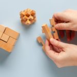 Zabavte sa s dreveným hlavolamom