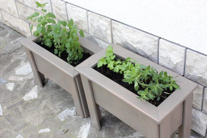 0_kvetinace-z-recyklovenaho-dreva ako vyrobiť kvetináč z dreva