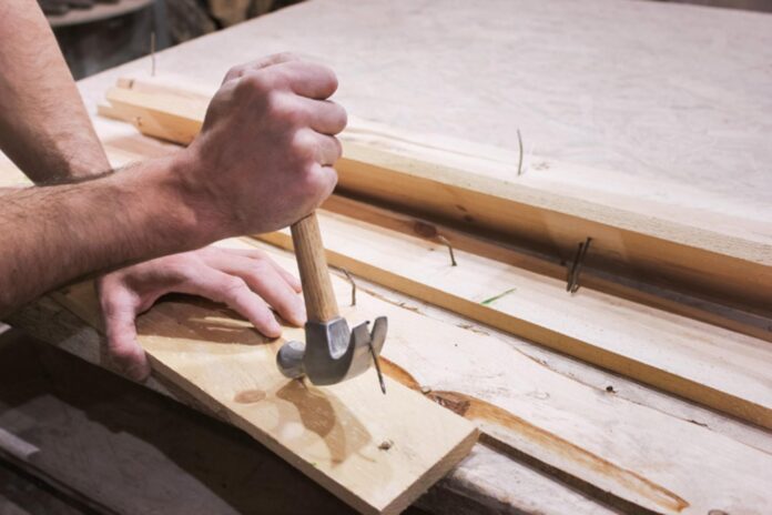 Ako vyrobiť vyvýšený záhon do záhrady - príprava dreva